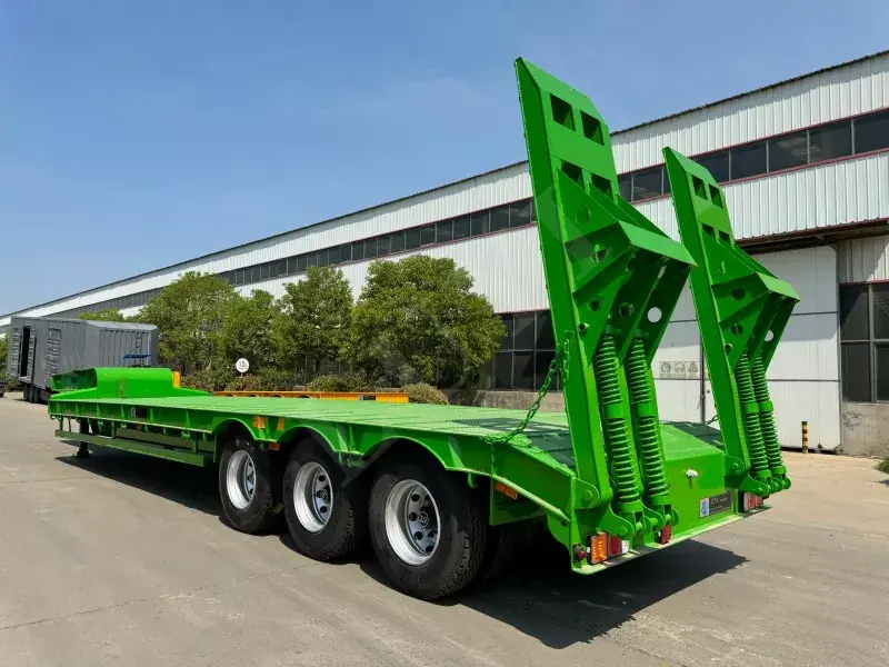 Ist die Drei-Achsen-Semi-Trailer mit niedrigem Bett die schwere Transportlösung, nach der Sie gesucht haben?