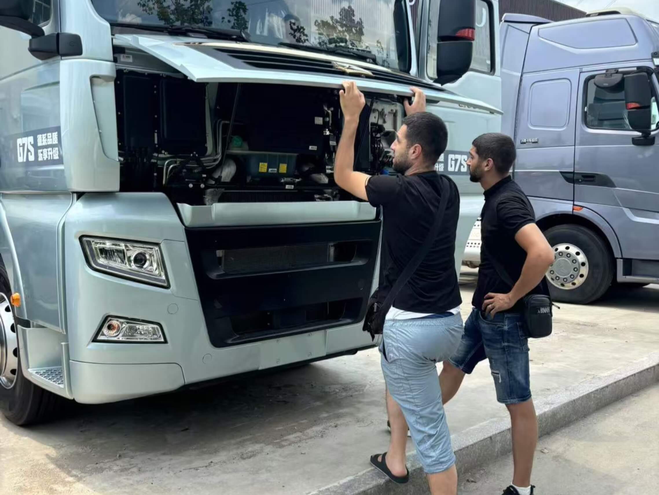 Usbekische Kunden besuchen die Luyi-Fabrik, führen einen intensiven Austausch und erzielen einen Konsens über die Zusammenarbeit