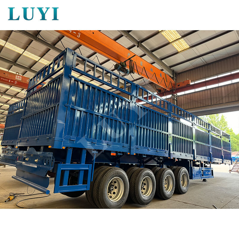Lieferung von „Energie“ über den Ozean! Luyi vierachsige Seitenwandzaun-Sattelauflieger nach Mosambik verschifft