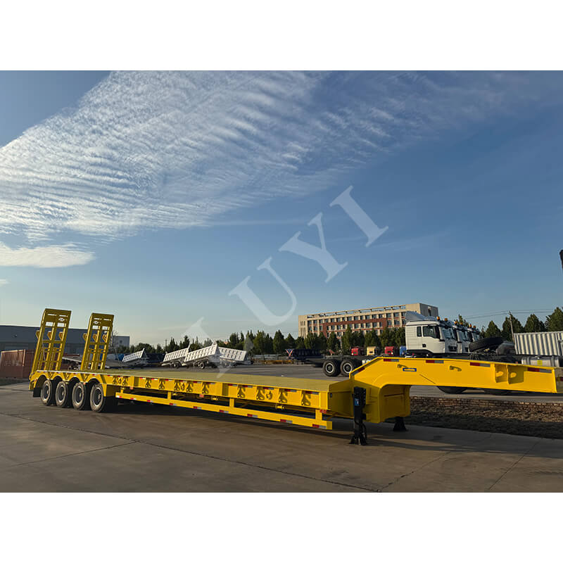 Konzentrieren Sie sich auf ausländische Märkte! Luyi 4-Achs-Schwanenhals-Tiefbettauflieger erfolgreich an südafrikanische Kunden ausgeliefert