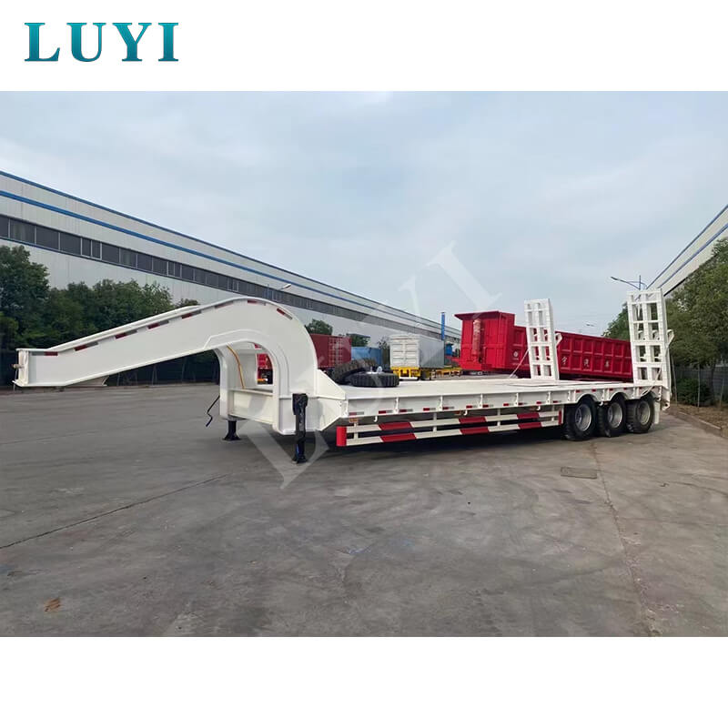 LUYI 3-Achs-Schwanenhals-Tieflader-Sattelauflieger kommen nach Usbekistan, gleichzeitig wird auch der Kundendienst eingeführt