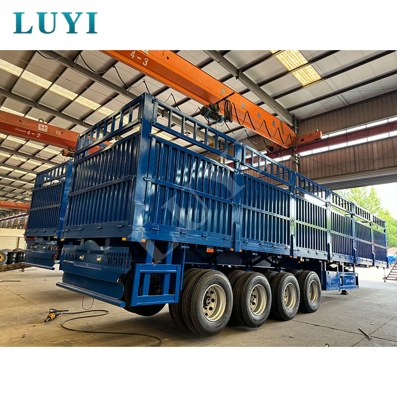 Neuer Schub für die grenzüberschreitende Logistik: Fünfachsige Seitenwandauflieger erfolgreich nach Madagaskar verschifft, was die Zusammenarbeit zwischen China und Afrika im Güterverkehr stärkt