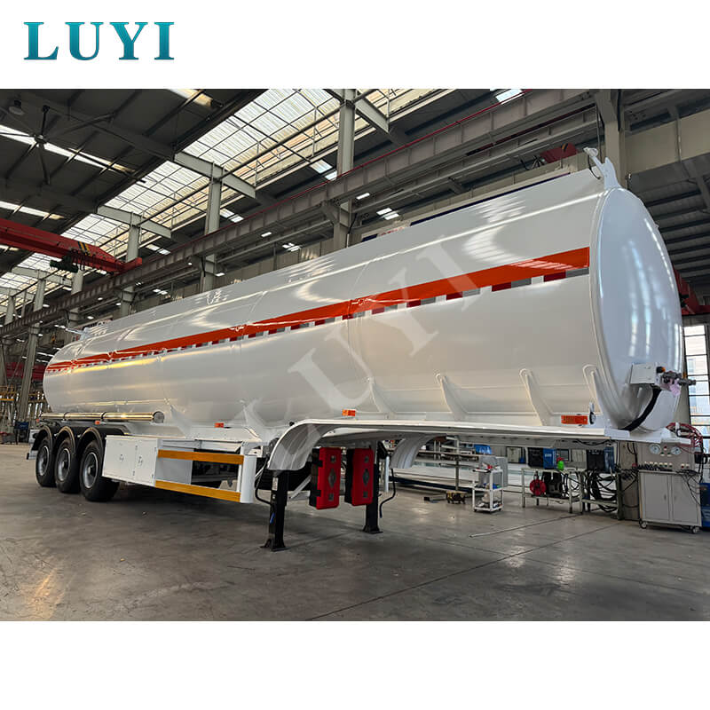 3-achsiger 60-Tonnen-45.000-Liter-Öltank-Sattelauflieger aus Kohlenstoffstahl