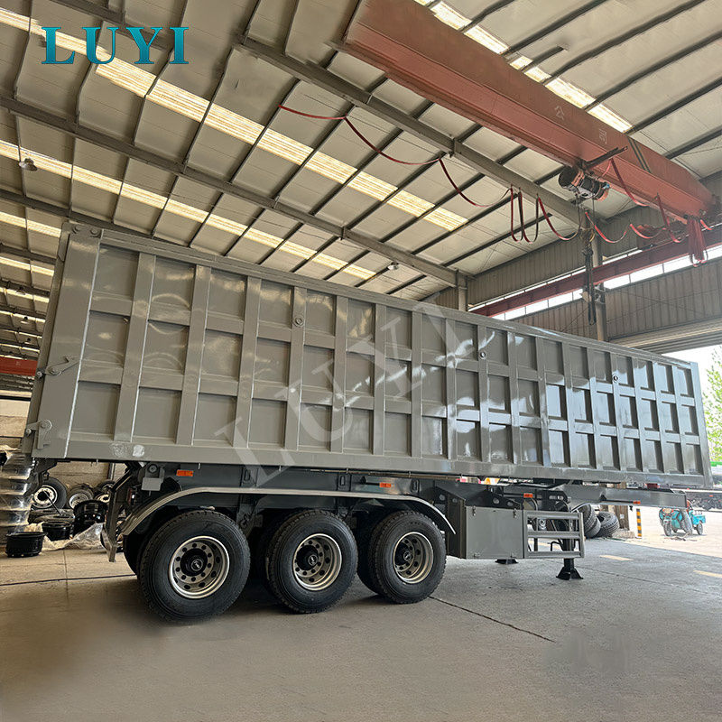 3-Achs-Sattelauflieger mit Hinterkippung (Endkipper) für den Schüttguttransport