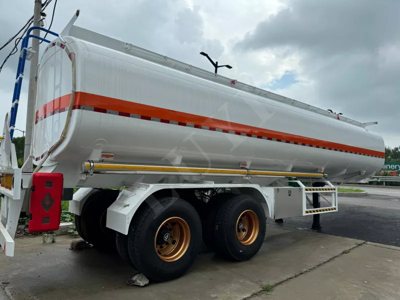 30000 Liter Tanker-Halbschwerer