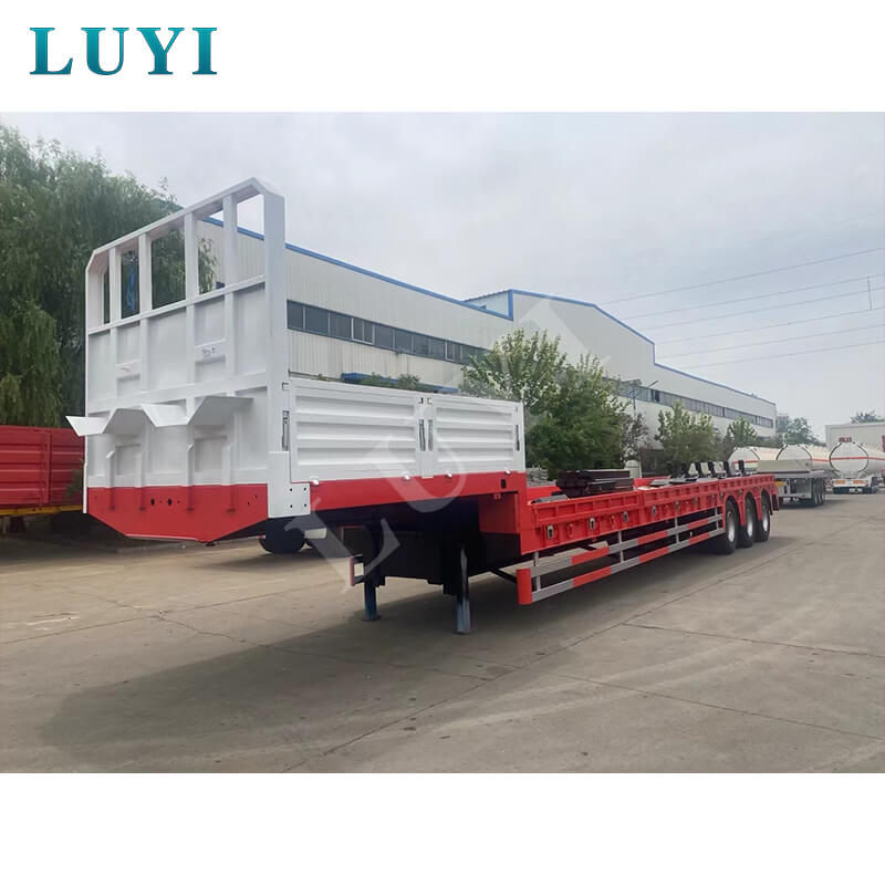 Bolivianische Händler inspizieren das 40-Fuß-Pritschenanhängerprojekt von LUYI, um die internationale Zusammenarbeit zu vertiefen