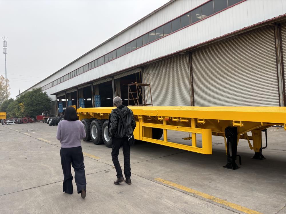 Wie LUYI einem burundischen Logistikkunden dabei half, die Frachtkapazität mit drei maßgeschneiderten Tiefladern zu verbessern